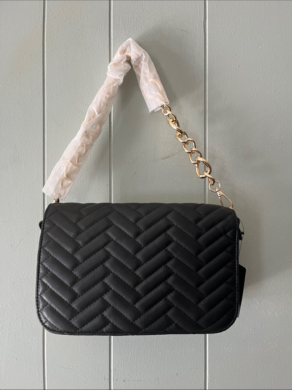 Quilted Black Shoulder Bag with Gold Chain